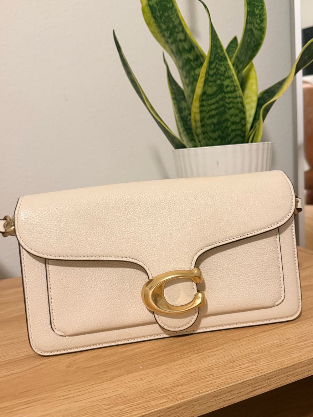Coach tabby med Pebbled Leather Crossbody with Gold 'C' Clasp